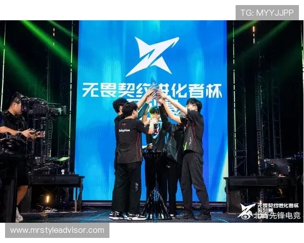 JDG鏖战LNG强强对决巅峰较量谁能问鼎赛场荣耀之巅 JDG鏖战LNG强强对决巅峰较量谁能问鼎赛场荣耀之巅