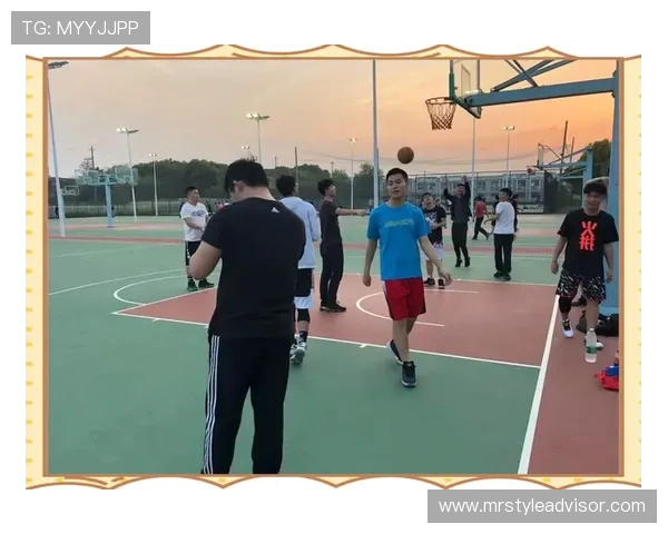 篮球热潮席卷青春校园展现拼搏精神与团队合作魅力 篮球热潮席卷青春校园展现拼搏精神与团队合作魅力