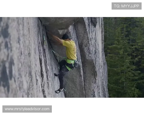 重庆攀岩队勇夺最新攀岩速度TOP10榜首引领行业风潮