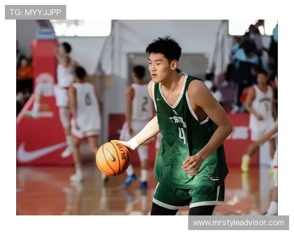 任骏飞领衔广东男篮奋战CBA季后赛展现全能球员风采与团队精神 任骏飞领衔广东男篮奋战CBA季后赛展现全能球员风采与团队精神